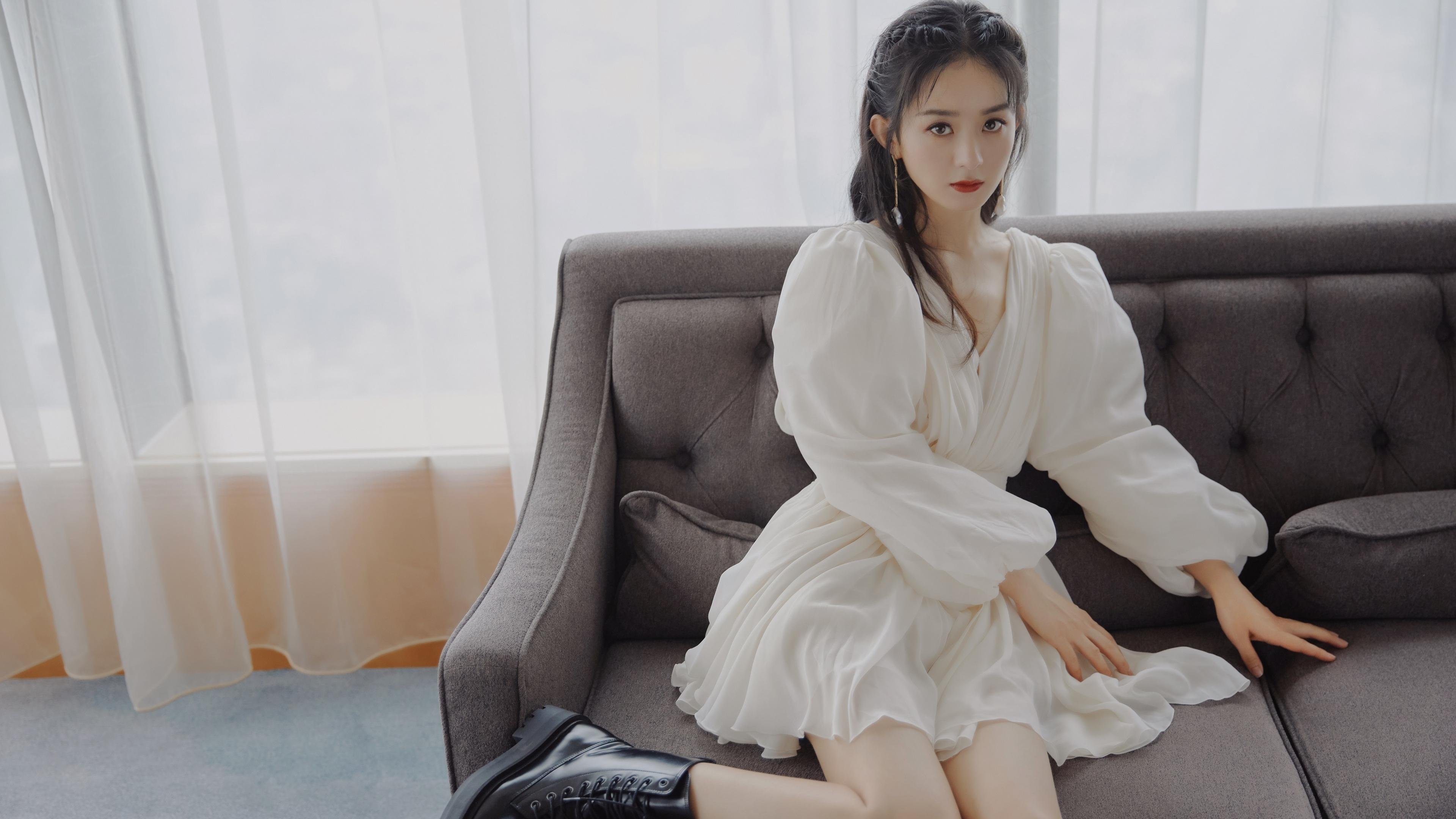 _青年冲浪竞速赛：浪尖上的青春角逐_，青少年冲浪培训班